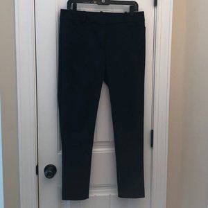 NEARLY NEW LOFT SKINNY ANKLE PANT; SIZE 8 REGULAR